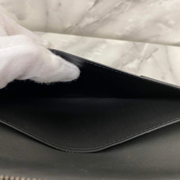 Louis Vuitton Wallet - Picture 7 of 14